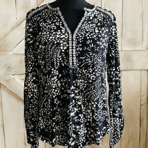 This is a S/PT Lucky Brand. Black cotton styled long sleeve shirt